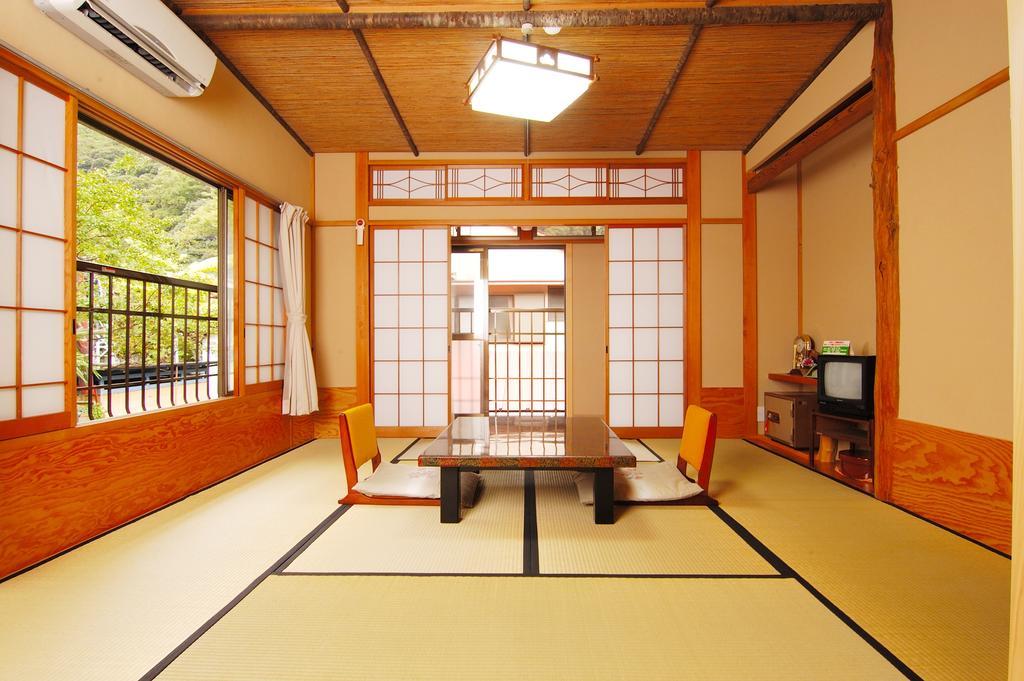 Hotel Sansou Nagisa Isehara Habitación foto